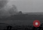Standbild Artillerie shell Hits Tambach Deutschland, 1945, aus Sekunde 55 historischem Filmmaterial Videoclip 65675029071