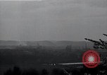 Standbild Artillerie shell Hits Tambach Deutschland, 1945, aus Sekunde 60 historischem Filmmaterial Videoclip 65675029071