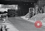 Standbild United States Army Konvoi Tambach Deutschland, 1945, aus Sekunde 31 historischem Filmmaterial Videoclip 65675029072