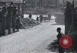 Standbild United States Army Konvoi Tambach Deutschland, 1945, aus Sekunde 60 historischem Filmmaterial Videoclip 65675029072