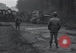 Standbild Bulldozer Osterode Deutschland, 1945, aus Sekunde 8 historischem Filmmaterial Videoclip 65675029074