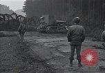 Standbild Bulldozer Osterode Deutschland, 1945, aus Sekunde 9 historischem Filmmaterial Videoclip 65675029074