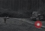 Standbild Bulldozer Osterode Deutschland, 1945, aus Sekunde 11 historischem Filmmaterial Videoclip 65675029074
