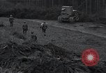 Standbild Bulldozer Osterode Deutschland, 1945, aus Sekunde 17 historischem Filmmaterial Videoclip 65675029074