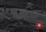 Standbild Bulldozer Osterode Deutschland, 1945, aus Sekunde 18 historischem Filmmaterial Videoclip 65675029074