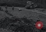 Standbild Bulldozer Osterode Deutschland, 1945, aus Sekunde 22 historischem Filmmaterial Videoclip 65675029074