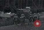 Standbild Bulldozer Osterode Deutschland, 1945, aus Sekunde 35 historischem Filmmaterial Videoclip 65675029074