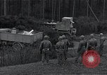 Standbild Bulldozer Osterode Deutschland, 1945, aus Sekunde 36 historischem Filmmaterial Videoclip 65675029074