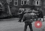Standbild zerstörten M-4 Tank Osterode Deutschland, 1945, aus Sekunde 36 historischem Filmmaterial Videoclip 65675029075