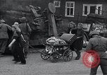 Standbild zerstörten M-4 Tank Osterode Deutschland, 1945, aus Sekunde 39 historischem Filmmaterial Videoclip 65675029075