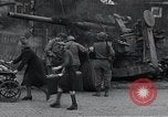 Standbild zerstörten M-4 Tank Osterode Deutschland, 1945, aus Sekunde 42 historischem Filmmaterial Videoclip 65675029075