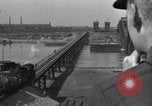 Standbild Sieg Eisenbahnbrücke Duisburg Deutschland, 1945, aus Sekunde 30 historischem Filmmaterial Videoclip 65675029079