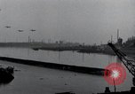 Standbild Sieg Eisenbahnbrücke Duisburg Deutschland, 1945, aus Sekunde 57 historischem Filmmaterial Videoclip 65675029079