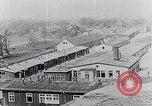 Standbild Befreiung des KZ Mauthausen Mauthausen Österreich, 1945, aus Sekunde 6 historischem Filmmaterial Videoclip 65675029084