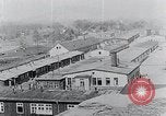 Standbild Befreiung des KZ Mauthausen Mauthausen Österreich, 1945, aus Sekunde 7 historischem Filmmaterial Videoclip 65675029084