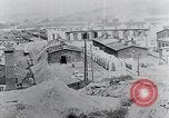 Standbild Befreiung des KZ Mauthausen Mauthausen Österreich, 1945, aus Sekunde 16 historischem Filmmaterial Videoclip 65675029084