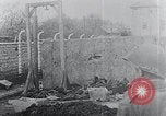Standbild Befreiung des KZ Mauthausen Mauthausen Österreich, 1945, aus Sekunde 28 historischem Filmmaterial Videoclip 65675029084
