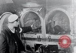 Standbild Befreiung des KZ Mauthausen Mauthausen Österreich, 1945, aus Sekunde 35 historischem Filmmaterial Videoclip 65675029084