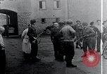 Standbild Befreiung des KZ Mauthausen Mauthausen Österreich, 1945, aus Sekunde 42 historischem Filmmaterial Videoclip 65675029084
