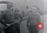 Standbild Befreiung des KZ Mauthausen Mauthausen Österreich, 1945, aus Sekunde 48 historischem Filmmaterial Videoclip 65675029084
