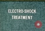 Immagine di Terapia shock per il soldato reclutati Washington DC USA, 1943, secondo 1 filmato di repertorio 65675029089