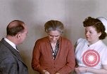 Immagine di Terapia shock per la donna che soffre di malinconia Washington DC USA, 1943, secondo 45 filmato di repertorio 65675029093