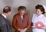 Immagine di Terapia shock per la donna che soffre di malinconia Washington DC USA, 1943, secondo 49 filmato di repertorio 65675029093