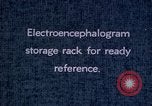 Standbild electroencephalograms Washington DC USA, 1943, aus Sekunde 4 historischem Filmmaterial Videoclip 65675029098