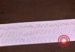 Standbild electroencephalograms Washington DC USA, 1943, aus Sekunde 52 historischem Filmmaterial Videoclip 65675029098