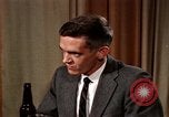 Immagine di Il consumo di alcool United States USA, 1964, secondo 24 filmato di repertorio 65675029100