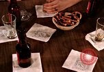 Immagine di Il consumo di alcool United States USA, 1964, secondo 29 filmato di repertorio 65675029100