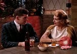 Immagine di Il consumo di alcool United States USA, 1964, secondo 58 filmato di repertorio 65675029100