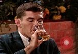 Immagine di Mangiare e bere United States USA, 1964, secondo 4 filmato di repertorio 65675029101