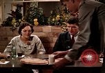 Immagine di Mangiare e bere United States USA, 1964, secondo 37 filmato di repertorio 65675029101