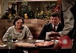 Immagine di Mangiare e bere United States USA, 1964, secondo 38 filmato di repertorio 65675029101
