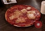 Immagine di Mangiare e bere United States USA, 1964, secondo 49 filmato di repertorio 65675029101