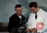Immagine di La diagnosi di malattie veneree United States USA, 1964, secondo 15 filmato di repertorio 65675029105