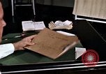 Immagine di La diagnosi di malattie veneree United States USA, 1964, secondo 35 filmato di repertorio 65675029105