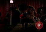 Immagine di Educazione sessuale film mostra le coppie dating e baciare United States USA, 1964, secondo 1 filmato di repertorio 65675029109