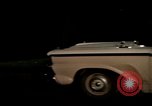 Immagine di Educazione sessuale film mostra le coppie dating e baciare United States USA, 1964, secondo 21 filmato di repertorio 65675029109