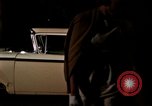 Immagine di Educazione sessuale film mostra le coppie dating e baciare United States USA, 1964, secondo 52 filmato di repertorio 65675029109