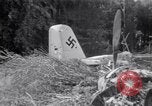 Standbild deutsche Flugzeuge Wrack Colomiers Frankreich, 1947, aus Sekunde 30 historischem Filmmaterial Videoclip 65675029116