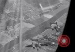 Standbild Bildung von P-61s Colomiers Frankreich, 1947, aus Sekunde 51 historischem Filmmaterial Videoclip 65675029119