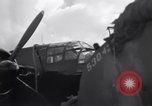 Standbild tanken P-61 Colomiers Frankreich, 1944, aus Sekunde 10 historischem Filmmaterial Videoclip 65675029126
