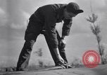 Standbild tanken P-61 Colomiers Frankreich, 1944, aus Sekunde 24 historischem Filmmaterial Videoclip 65675029126