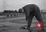 Standbild tanken P-61 Colomiers Frankreich, 1944, aus Sekunde 32 historischem Filmmaterial Videoclip 65675029126