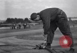 Standbild tanken P-61 Colomiers Frankreich, 1944, aus Sekunde 34 historischem Filmmaterial Videoclip 65675029126