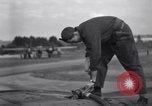 Standbild tanken P-61 Colomiers Frankreich, 1944, aus Sekunde 35 historischem Filmmaterial Videoclip 65675029126