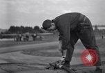 Standbild tanken P-61 Colomiers Frankreich, 1944, aus Sekunde 36 historischem Filmmaterial Videoclip 65675029126
