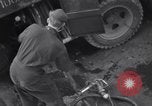 Standbild tanken P-61 Colomiers Frankreich, 1944, aus Sekunde 55 historischem Filmmaterial Videoclip 65675029126